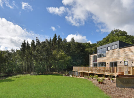 greenbelt barn conversion - view of the frontage